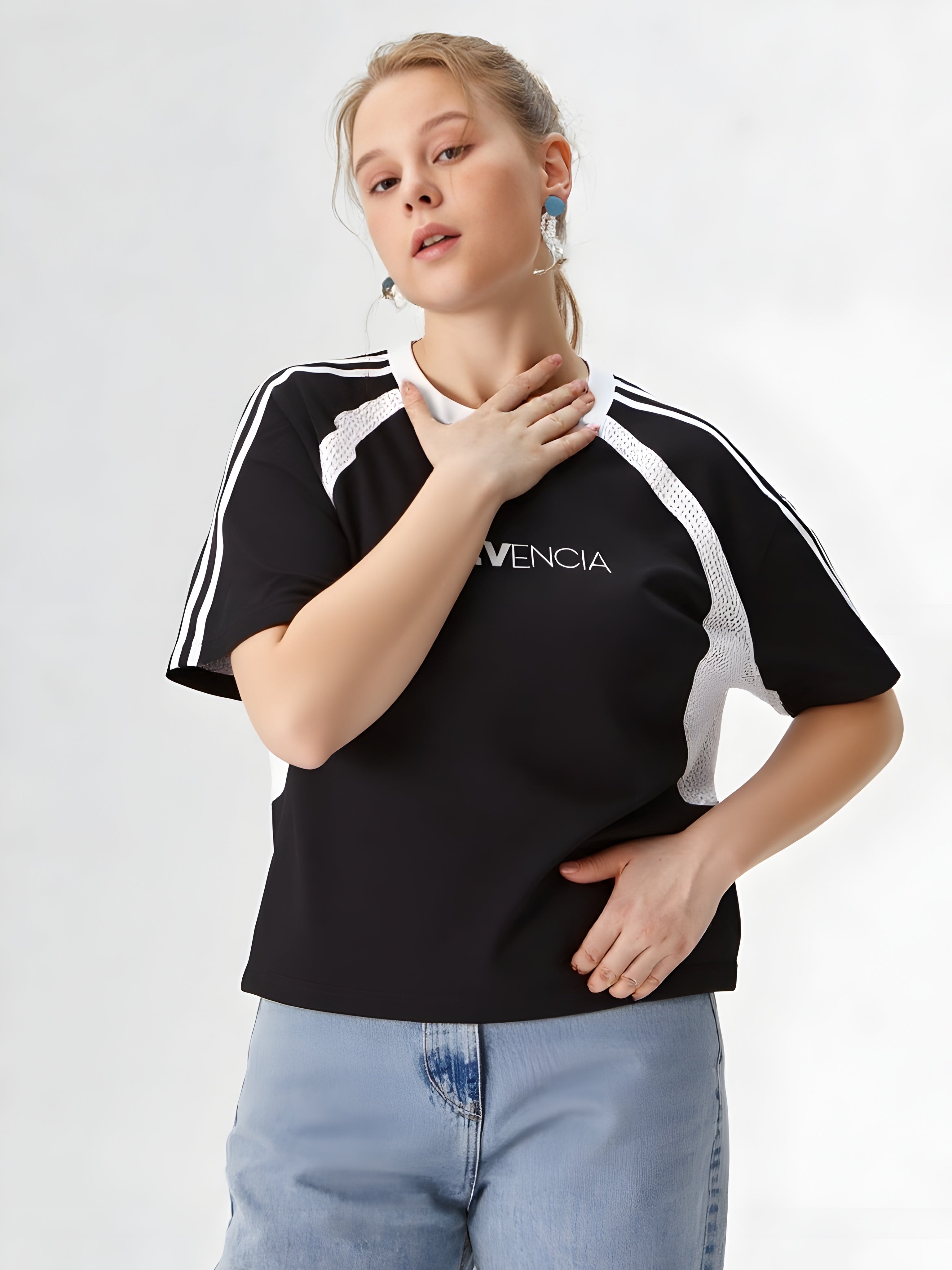 Contrast Stripes Panel Mesh T-shirt
