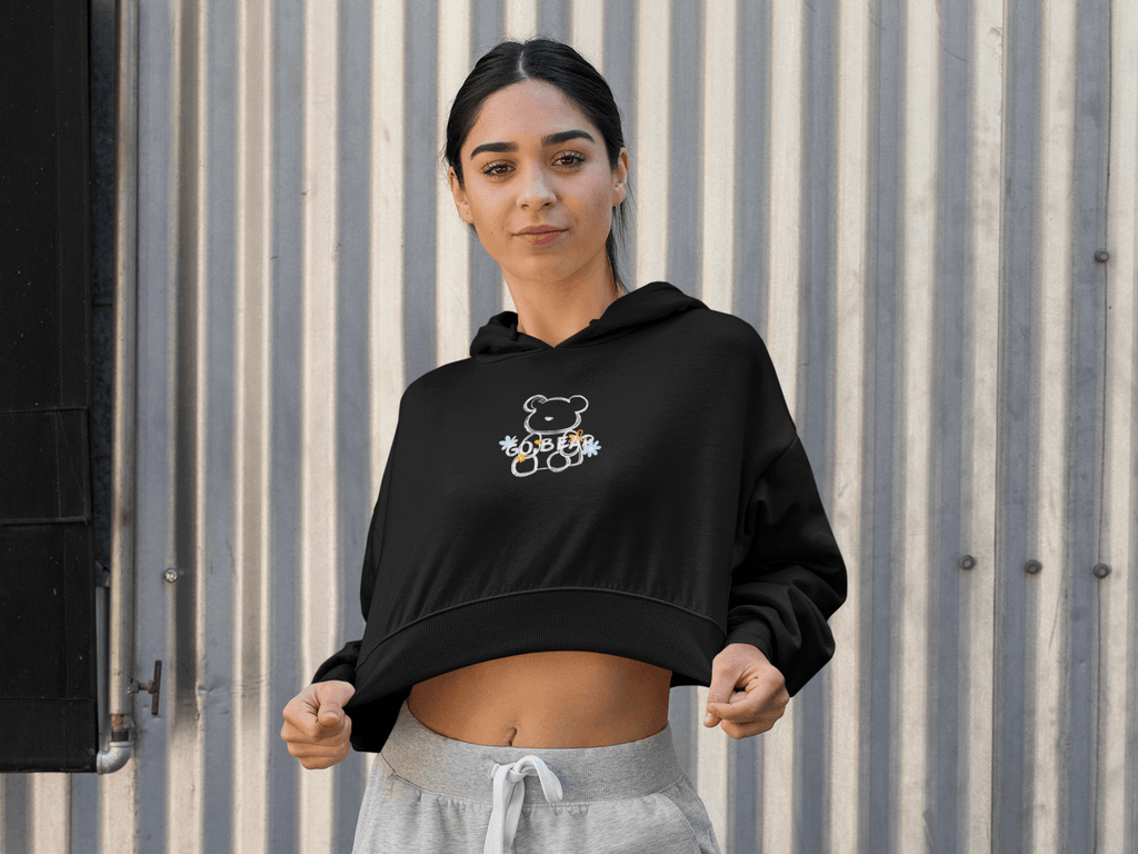 Cute Bear Graphic Black Crop Hoodie for Cozy Casual Style