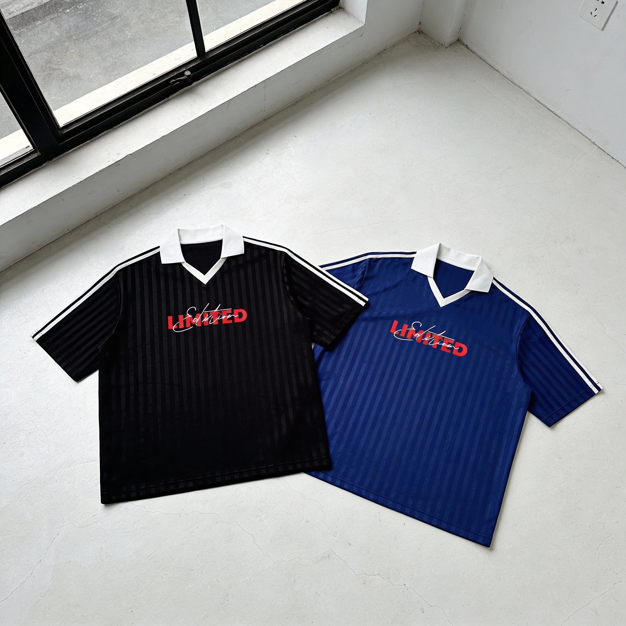 Contrast Collar Striped Soccer Jersey